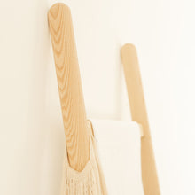Load image into Gallery viewer, ASH LADDER