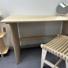 Load image into Gallery viewer, DARLING DESK - FACTORY STOCK
